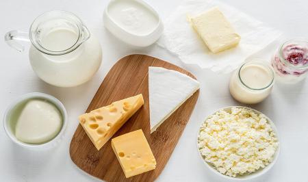 ماست و پنیر با این مواد غذایی تداخل دارد
