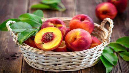 تقویت کبد، درمان یبوست و تصفیه خون با این میوه خوش‌رنگ تابستانی
