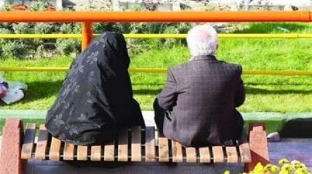 سالمندان کشور بیشتر از زنان هستند یا مردان؟