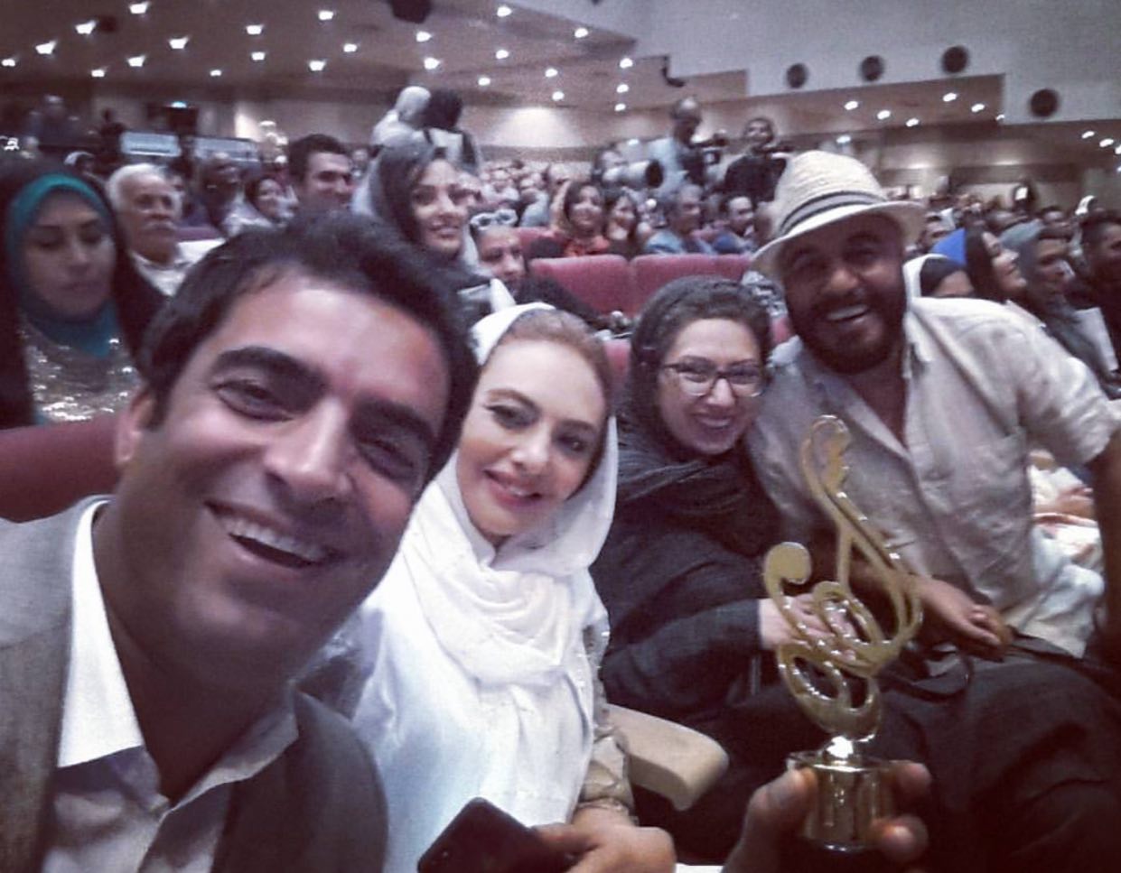 سلفی جذاب منوچهر هادی با رضا عطاران و همسرش! + عکس