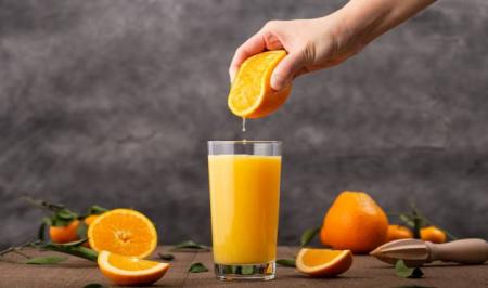 تنظیم فشار خون و چربی خون با نوشیدن روزانه این آب میوه