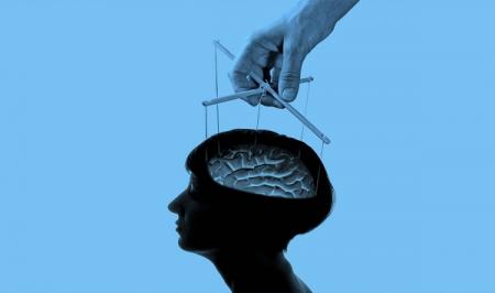 ۷ ترفند روان‌شناسی که انسان‌ در برابرشان مقاومت نمی‌کند/ اگر ندانید به راحتی طعمه می شوید