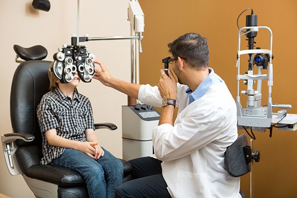 مشکلات دخالت اتحادیه عینک سازان در امور اپتومتریست ها