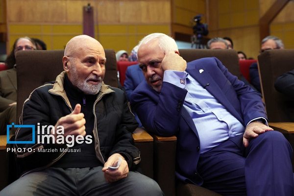 تصویری متفاوت از ظریف در کنار بهزاد نبوی/  تصاویری از نخستین کنگره حزب عهد ایران