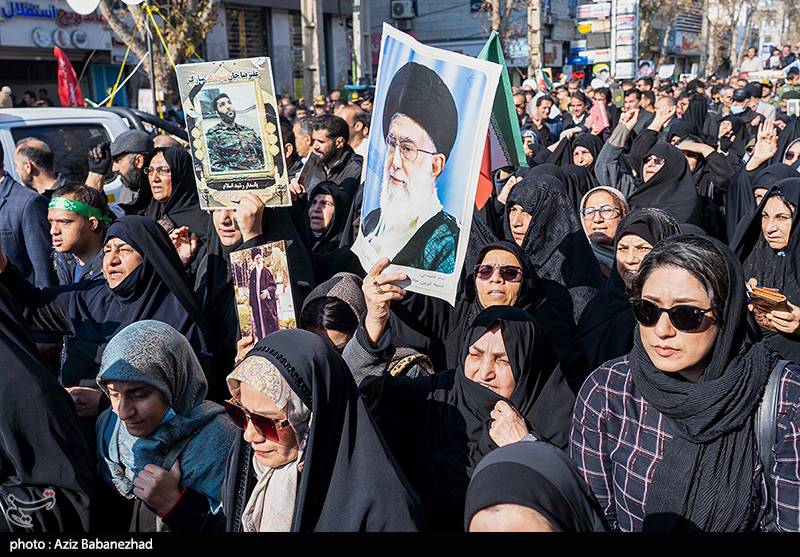 تصاویری از راهپیمایی مردم لرستان در محکومیت اقدامات تروریستی و تشییع پیکر شهید مدافع امنیت