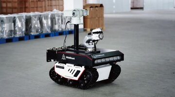 ربات آتش‌نشانی که تصمیم می‌گیرد چگونه آتش را خاموش کند! + تصویر