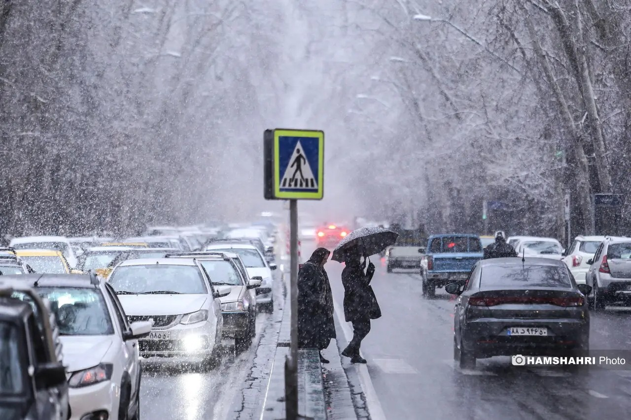 تصاویر جذاب از بارش برف در خیابان‌های پایتخت