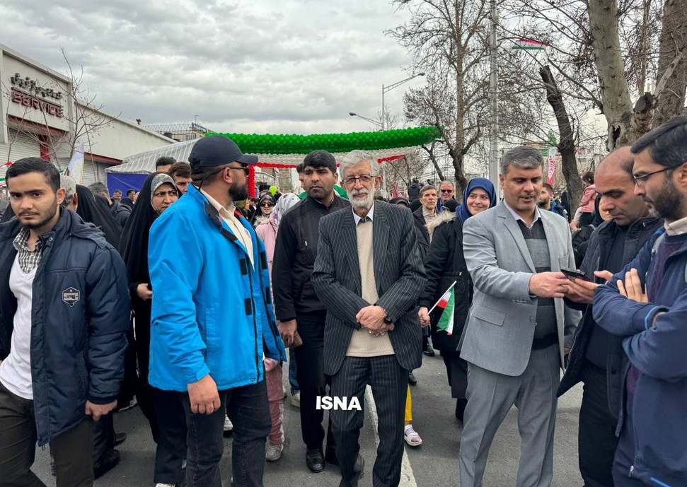 حضور حداد عادل، عضو مجمع تشخیص مصلحت نظام در راهپیمایی ۲۲ بهمن