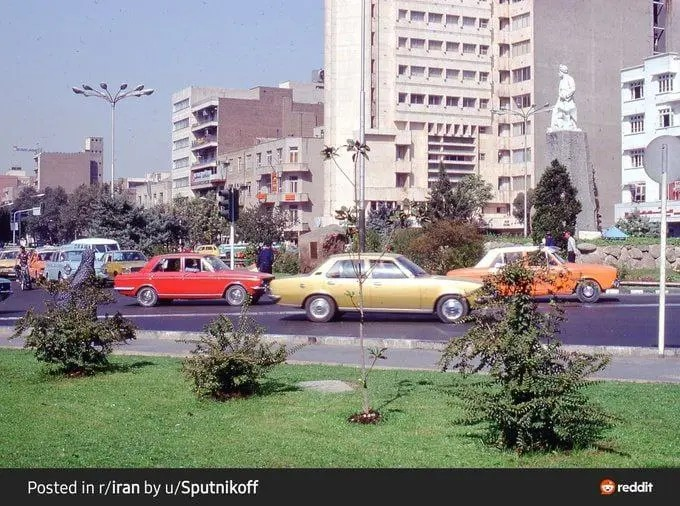 عکس‌های جالب یک توریست آمریکایی از تهران ۱۳۵۳