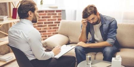 این علائم نشان می‌دهد به روانشناس نیاز دارید+ اینفوگرافیک