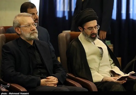 تصویری از آیت الله مجتبی خامنه‌ای و علی لاریجانی 