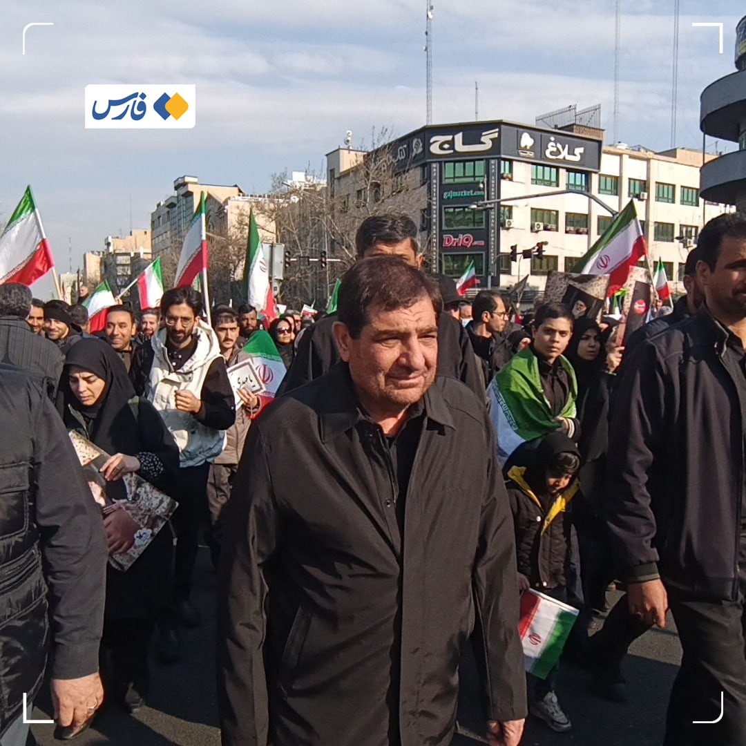 حضور دستیار رهبر شهید انقلاب در تجمع بیعت با آیت‌الله سیدمجتبی خامنه‌ای در تهران
