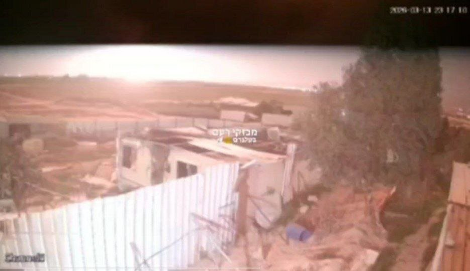 روشن شدن آسمان هنگام اصابت موشک‌های سپاه به اسرائیل+ عکس