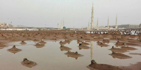قبرستان بقیع پس از بارندگی (+عکس)