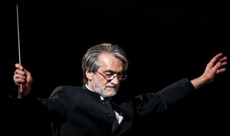 مجید انتظامی دستان همسرش را بو‌سید‌ + عکس