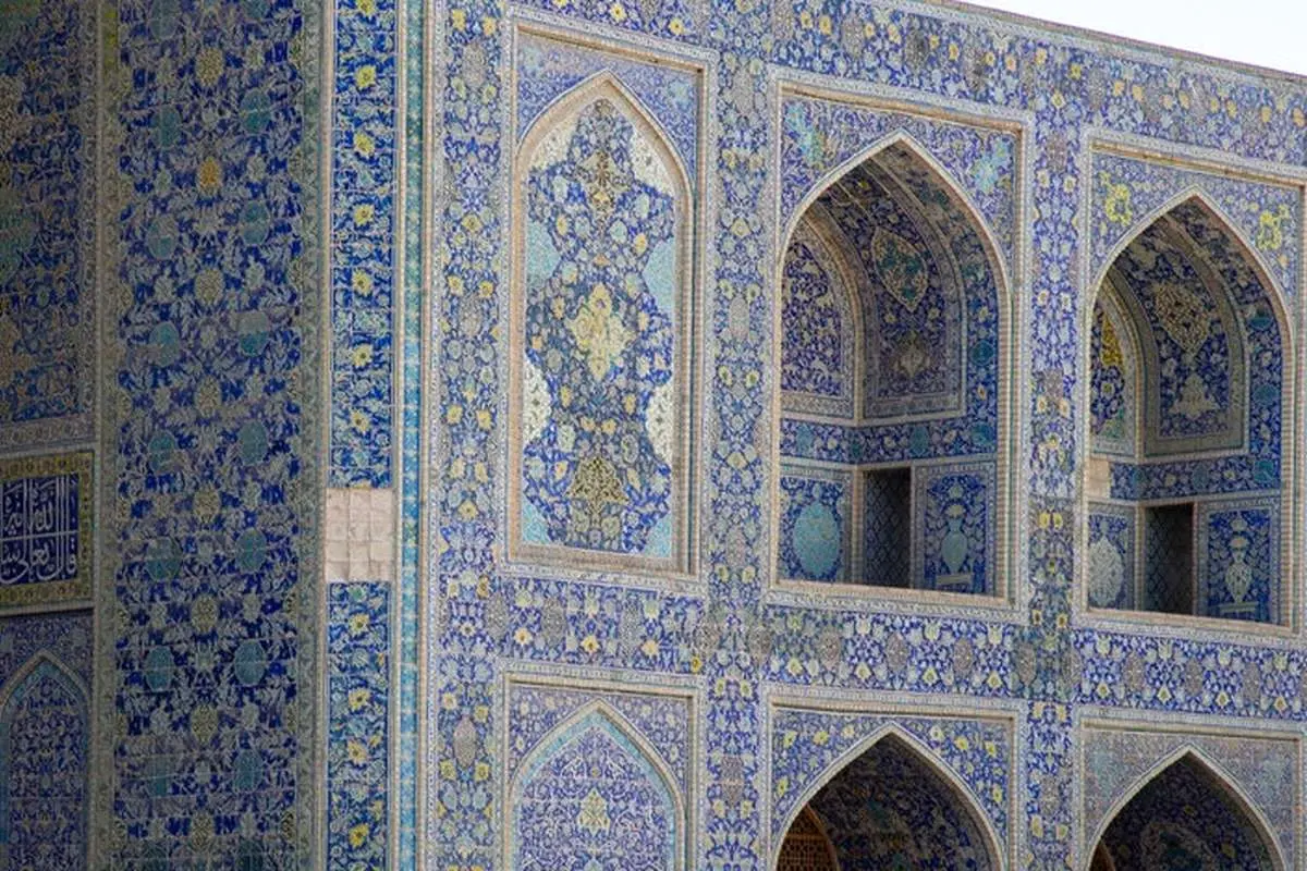خسارات حمله به مسجد امام اصفهان+ عکس