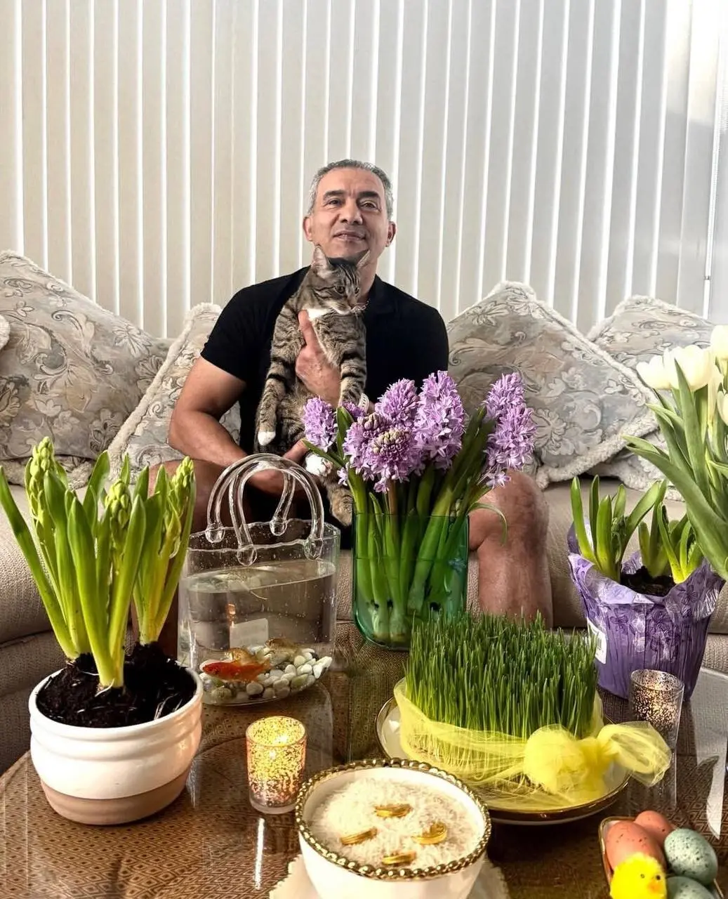 احمدرضا عابدزاده پای سفره هفت‌سین+ عکس
