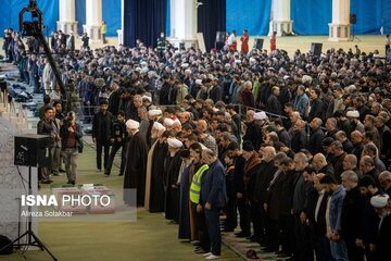 تصویری از وحید جلیلی و حمید نوری در مراسم تشییع شهید سردار نائینی