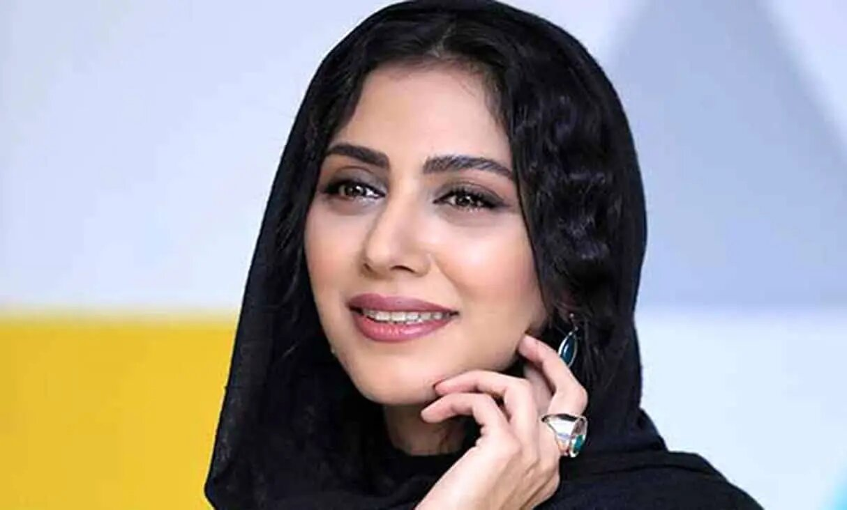 عکس | جواب قاطع مونا فرجاد به دونالد ترامپ