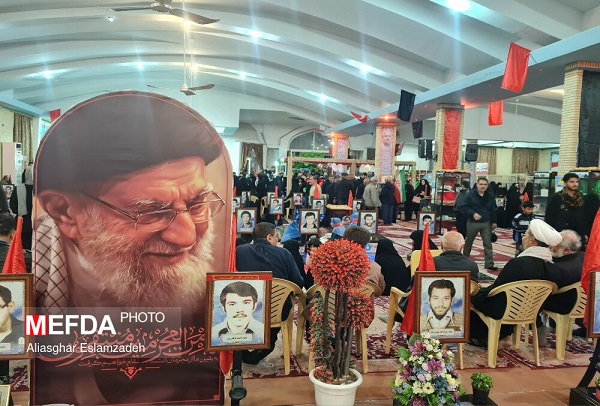 چهلمین روز فراق رهبر شهید انقلاب در لارستان زمانی که آسمان هم گریه کرد+ تصاویر