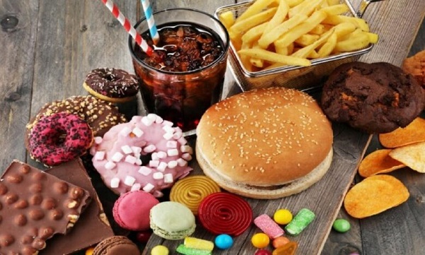 با مصرف این غذاها احتمالا حمله قلبی و سکته در انتظارتان نشسته!