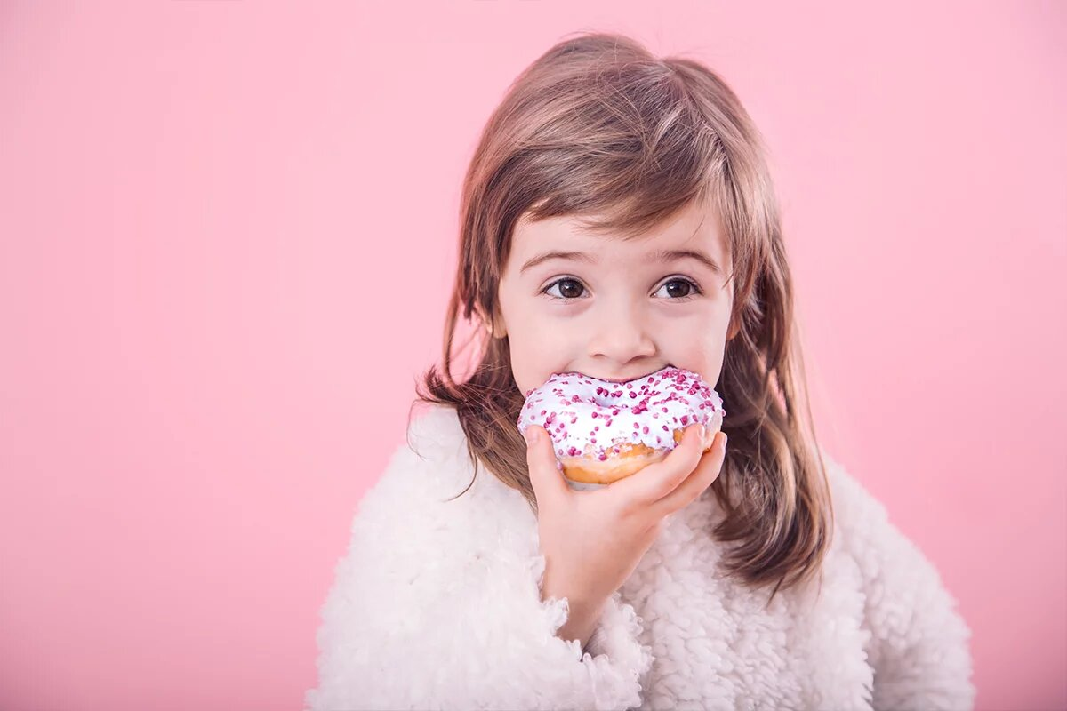 چرا کودکان عاشق شیرینی‌ هستند؟