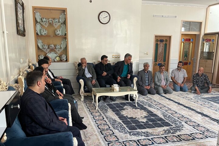  ابلاغ پیام قالیباف به خانواده پرستار شهیده در راستای تکریم ایثار