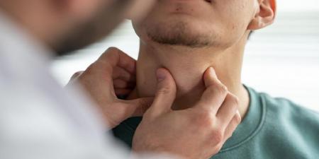 گرفتگی صدا نشانه این بیماری است