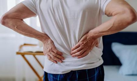 چرا به کمردرد مزمن و دردناک دچار می‌شویم؟