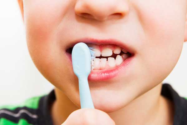 دانش آموزان به صورت میانگین دو دندان دائمی پوسیده دارند