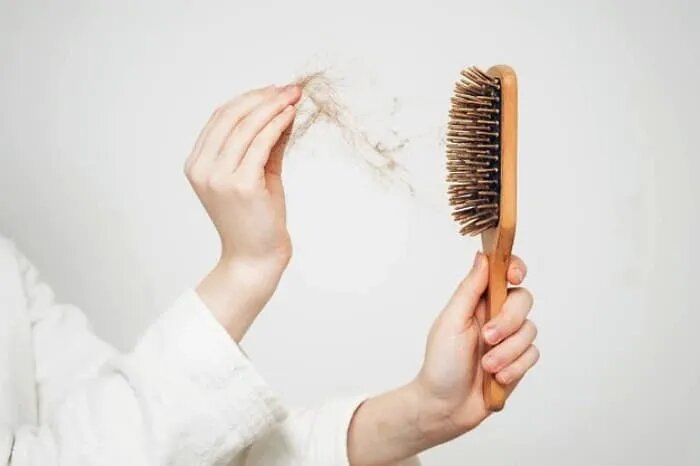 چرا موهای نومادران پس از زایمان می‌ریزد؟