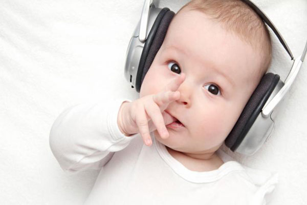 نوزادانی که این شرایط را دارند ، در معرض کم شنوایی هستند !
