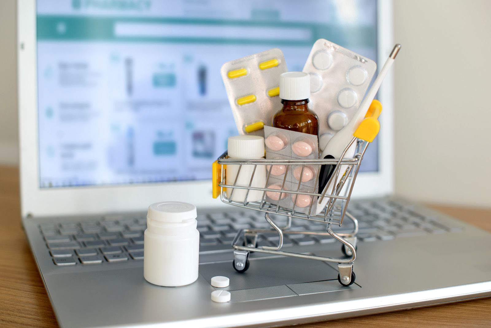 فروش اینترنتی دارو غیرقانونی است