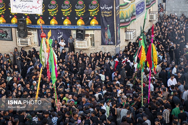 آیین ۴۰۰ ساله عَلَم‌گردانی یا عَلَم پیغمبر در میناب+ تصاویر