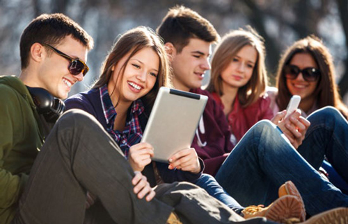  چرا نسل جدید به فضای مجازی پناه برده اند؟