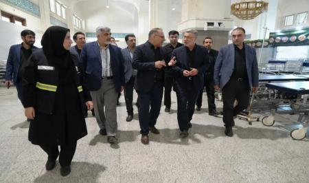  بازدید وزیر بهداشت از مصلی  در جریان خدمت رسانی به زائران مراسم‌ وداع با رهبر شهید انقلاب