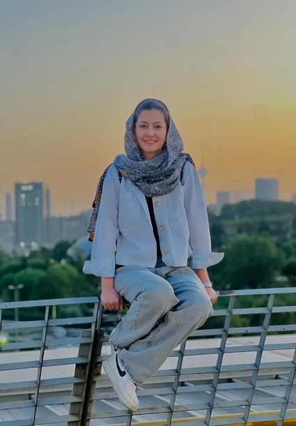 پردیس احمدیه تولدش را با نمای برج میلاد جشن گرفت 
