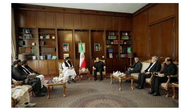 وزیر خارجه طالبان با عراقچی دیدار کرد 