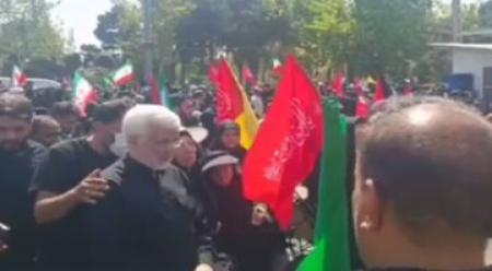 عکسی از سعید جلیلی بعد از اقامه نماز بر پیکر رهبر شهید انقلاب