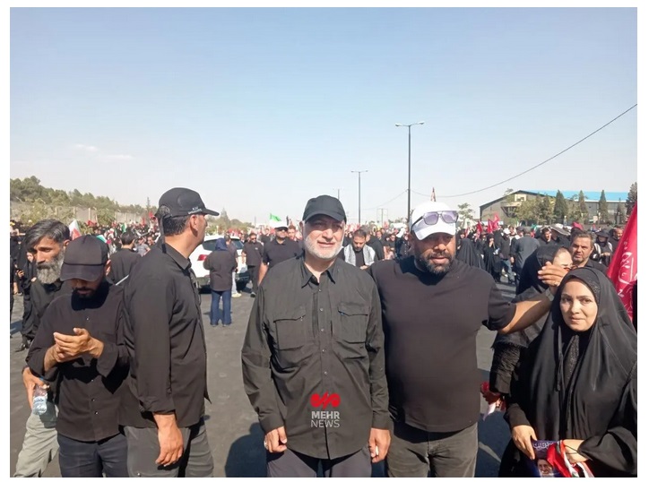 سردار نقدی و علیرضا زاکانی در مراسم تشییع پیکر رهبر شهید 