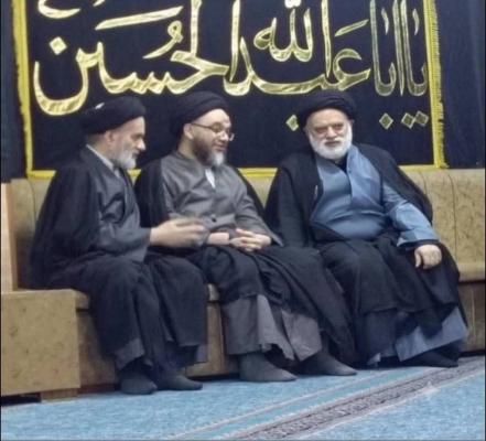 تصویری از فرزند ارشد قائد شهید امت در کنار فرزندان آیت‌الله سیستانی 