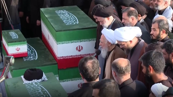 ترجمه فارسی تعابیر خاص آیت‌الله جوادی آملی در اقامه نماز بر پیکر رهبر شهید انقلاب
