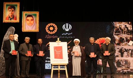 عاشورا شیوه زیستن بر مدار عزت و آزادگی را آموزش می‌دهد 