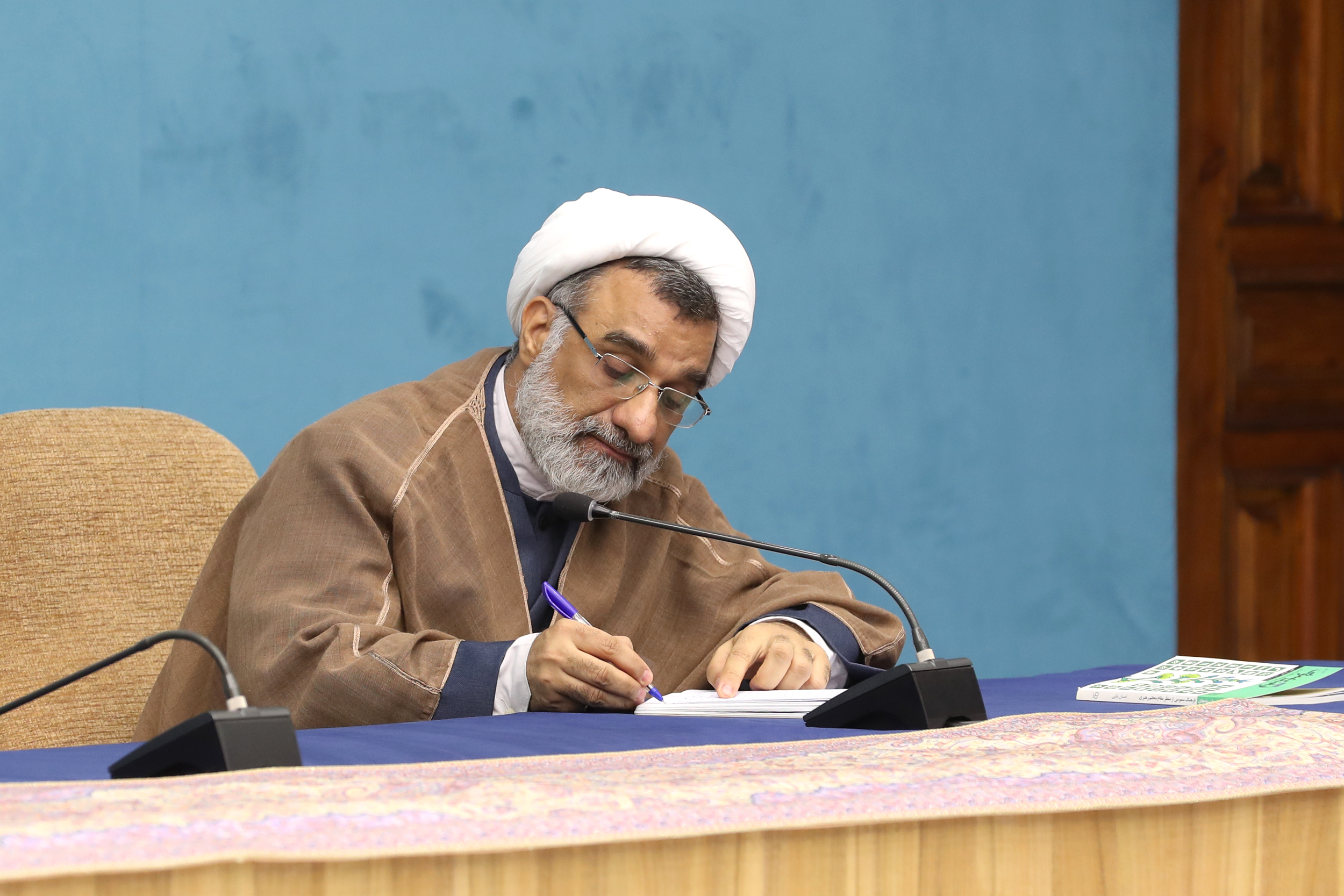 پیام تبریک دبیر شورای عالی انقلاب فرهنگی در پی قهرمانی تیم ملی تکواندوی میکس و والیبال نشسته مردان ایران 