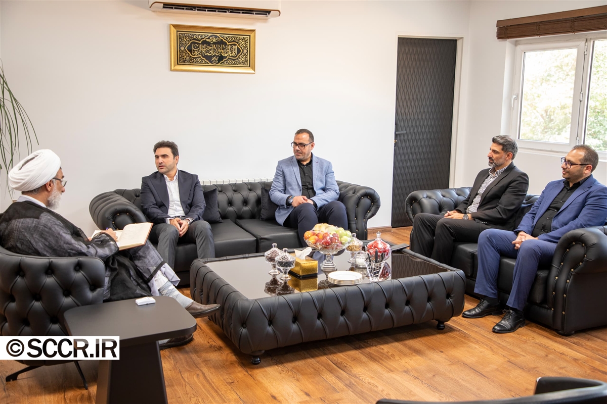 بازدید دبیر شورای عالی انقلاب فرهنگی از شرکت سرمایه‌گذاری گروه صنعتی ملی/تأکید بر توسعه دانش‌بنیان صنعت کفش 