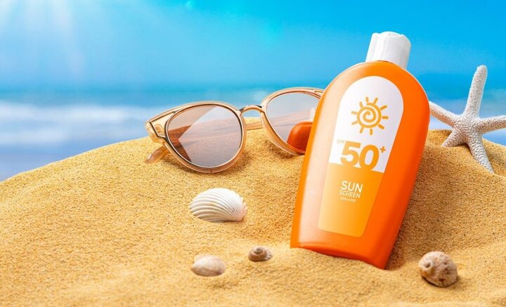 اعداد روی کرم ضدآفتاب چه معنایی دارند؟ راهنمای کامل SPF