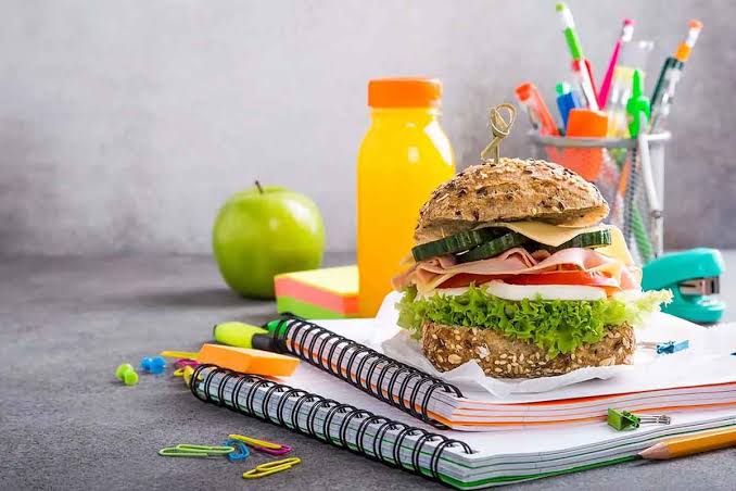 خوراکی های مناسب قبل از امتحان+ اینفوگرافی