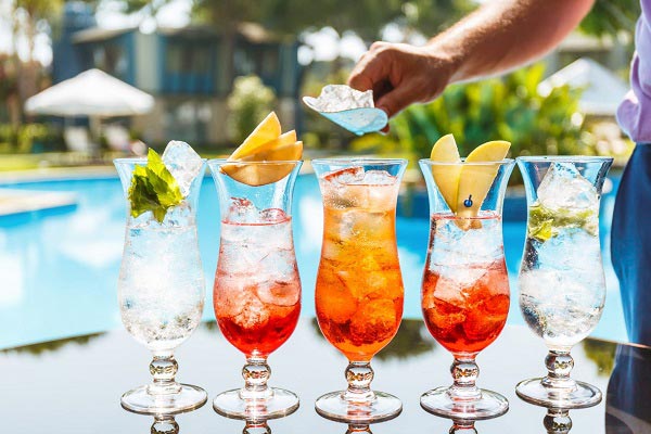 ۵ نوشیدنی سنتی که مثل کولر برای بدن عمل می‌کنند