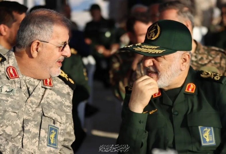 تصویری از دو فرمانده شهید سپاه در یک قاب 