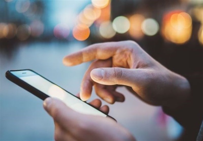 مضرات کار بیش از حد با تلفن همراه+ اینفوگرافی